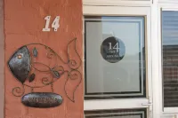 Beach Front Apartment close to the beach with magnificent sea views. Hotels in Aston Bay