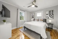 Cozy 2BR Cottage in Downtown Warm Springs (A) - Homestays