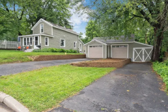 Just steps to Downtown Hudson and St. Croix River!