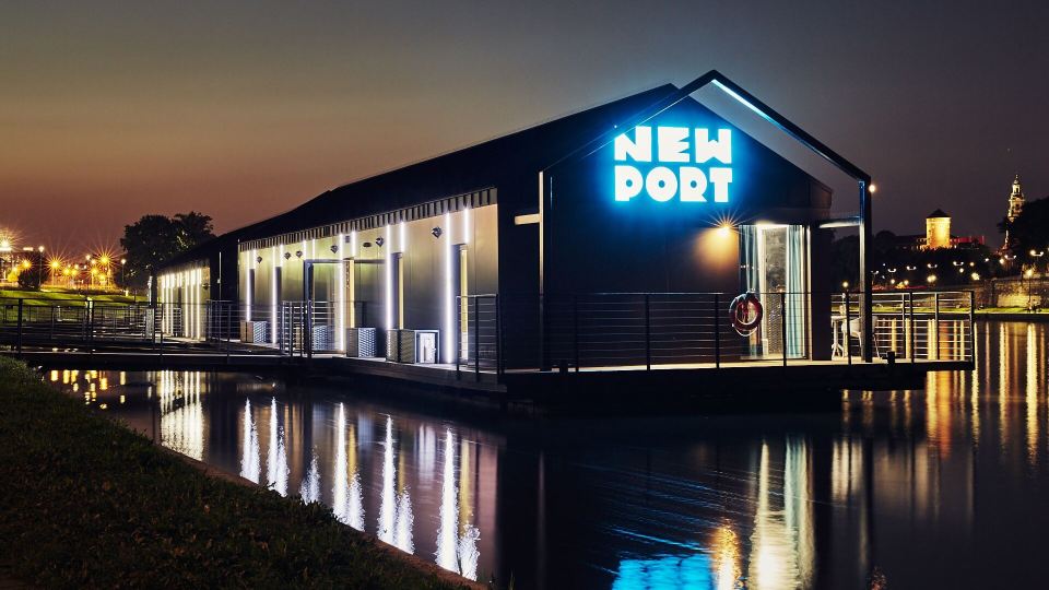 New Port Hotel