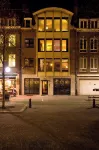 A place - Vrijdagmarkt 1 - 民宿