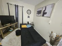 Beautiful 2-bedroom apartment in Rahway, close to Newark Airport and NYC trains. Hotels in Rahway