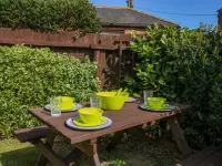 1 Pines Farm Cottages فنادق في Monk Fryston