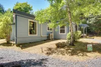 Hike to the Coast! Log Cabin on 5 Acres in Bandon