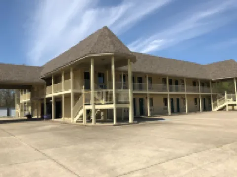 Riverwood Inn Hotels in Pike County