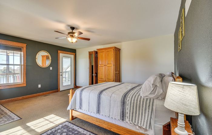 Pond Access & Fishing: 'Cedar Lodge' in Versailles
