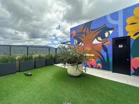 Apto con Jacuzzi Privado y vista verde Отели в г. Чия