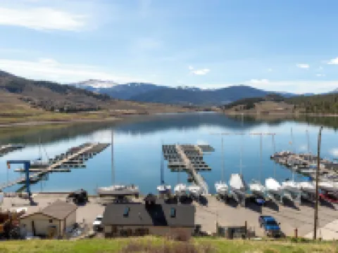 Lake Cliffe 303 Building E Hotels in Dillon