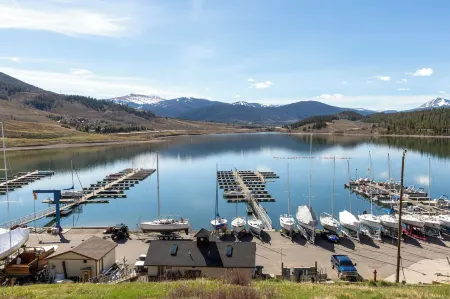 Lake Cliffe 303 Building E