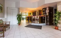 Logis Regina Hotel a Orcival