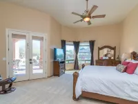 Casa Vista 4 Bedroom Home by RedAwning Hotels in New River