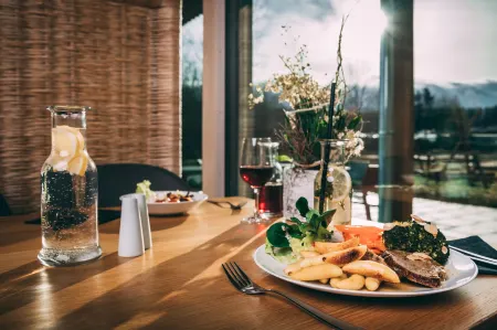 Trixi Park Zittauer Gebirge - Ferienhäuser, Hotel Und Camping Отели в г. Нойгерсдорф