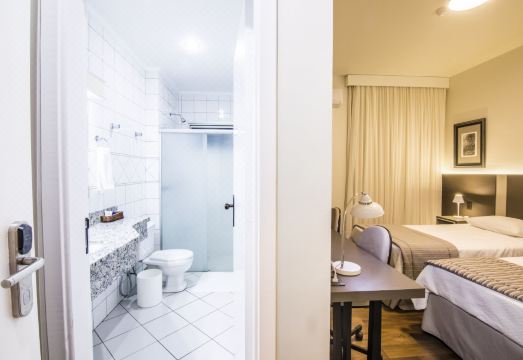 2. JR 호텔 마릴..