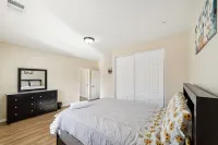 Charming Pet-friendly Getaway In Sunny Beaumont 4 Bedroom Home Hotels in Beaumont