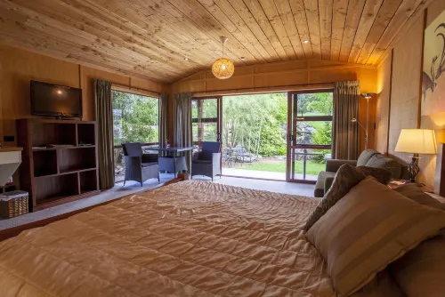 The Rocks Chalets Hotels in Takaka