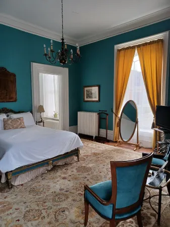 Ragland Mansion Bed & Breakfast Отели в г. Еттрик