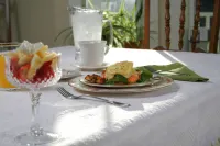 Seven Oaks Inn Bed and Breakfast - Breakfast