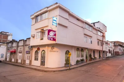 Casablanca Hotel, RestoBar, Catering, Eventos & Turismo en Garzón فنادق في 