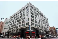 Contemporary 2Br 2BA Apartment by CozySuites