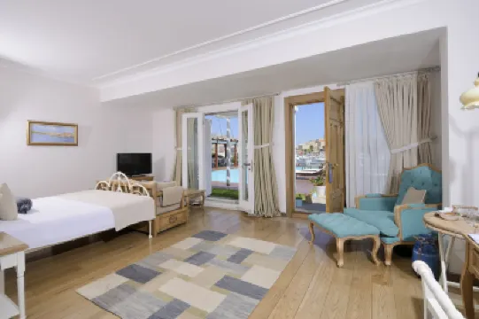 Cesme Marina Konukevi Hotels in 