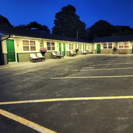 Maple Leaf Motel