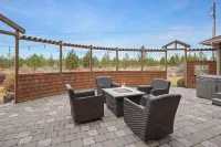 Five Peaks Home with Soaking Tub