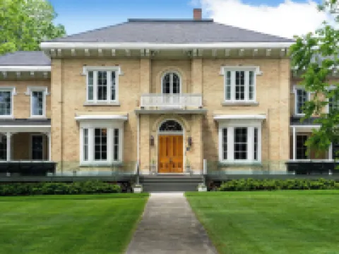 The Cape Hotels in Picton