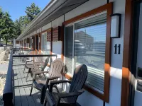 Oceanside Villas Hotels in Sechelt