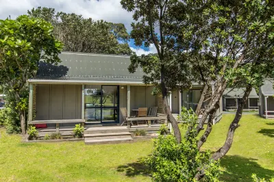 Camp Waipu Cove โรงแรมใน