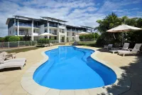 Pacific Marina Apartments - Beach