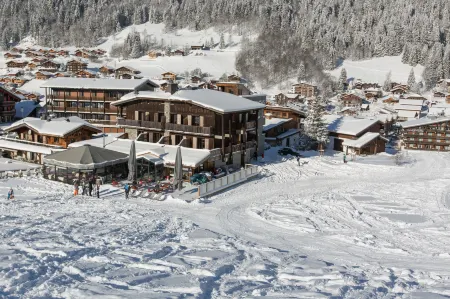 Hôtel Spa Crychar Отели рядом с достопримечательностью «Golf Les Gets»