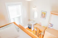 Dancing Bear Inn Hostel Hotels in Nelson