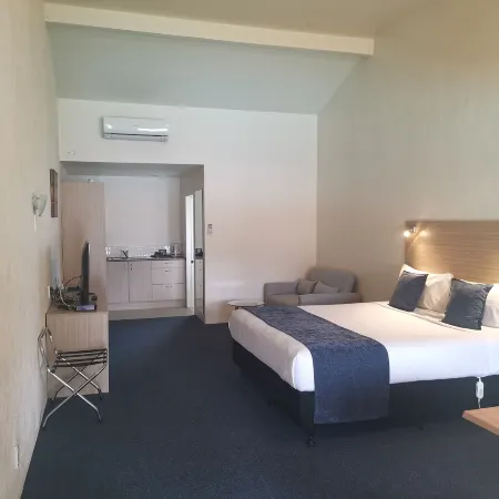 Captains Quarters Motor Inn