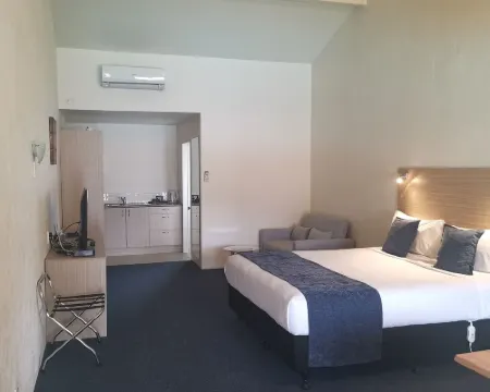 Captains Quarters Motor Inn Hotels in Cambridge