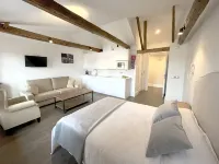 Apartamentos El Mirador del Poeta - Pensions