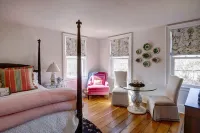 34 State "Historic Luxury Suites" Skaneateles Hotels in Spafford