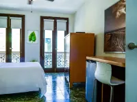 Navona Studios Hotels near Isla de Cabras Park