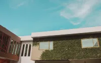 Remfort Hotel فنادق في Santa Ana