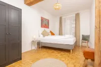 Zum Grazer Uhrturm