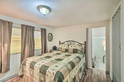 Peaceful Satsuma Escape w/ Dunns Creek Access - Parkering