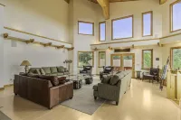 H7 at Hope Mountain -- 6-Bedroom Retreat Home at Allenspark Colorado Home - Homestays