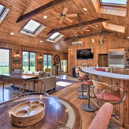 Spacious Cheriton Home 8 Mi to Cape Charles!