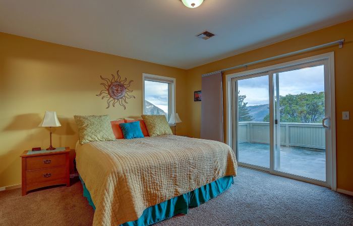 Northern Lights 3 Bedroom Home by RedAwning