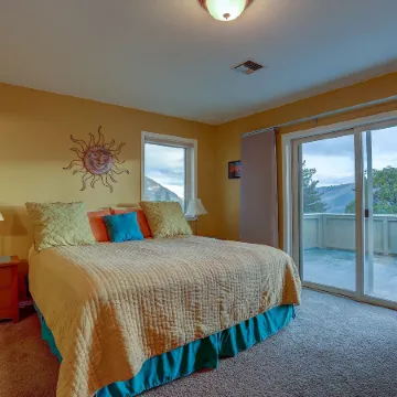 Northern Lights 3 Bedroom Home by RedAwning