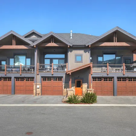 Luxury Home - Sleeps 10 - Fireplace & Mountain View 3 Bedroom Condo