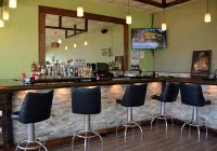 Scotty's Lakeside Resort - bar