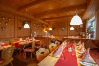 Landidyll Hotel Zum Alten Schloss Hotels in Reichenschwand