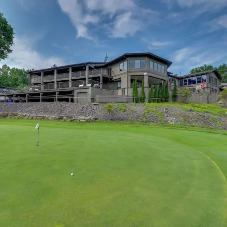 Peaceful Brevard Mountain Cabin Hike, Golf and Swim