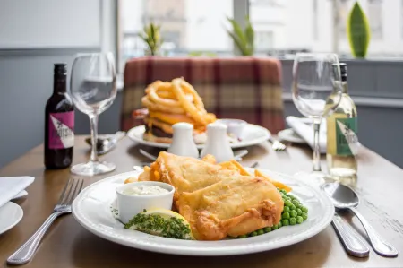 Kyle Hotel ‘A Bespoke Hotel’ Отели рядом с достопримечательностью «Museum Kyle Line»