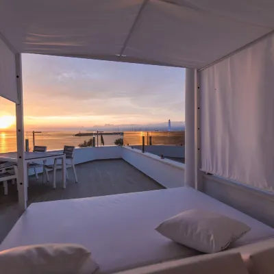 آبارتامنتوس سيس روكيتس Hotels near شاطئ إس كومو (Es Comu Beach)